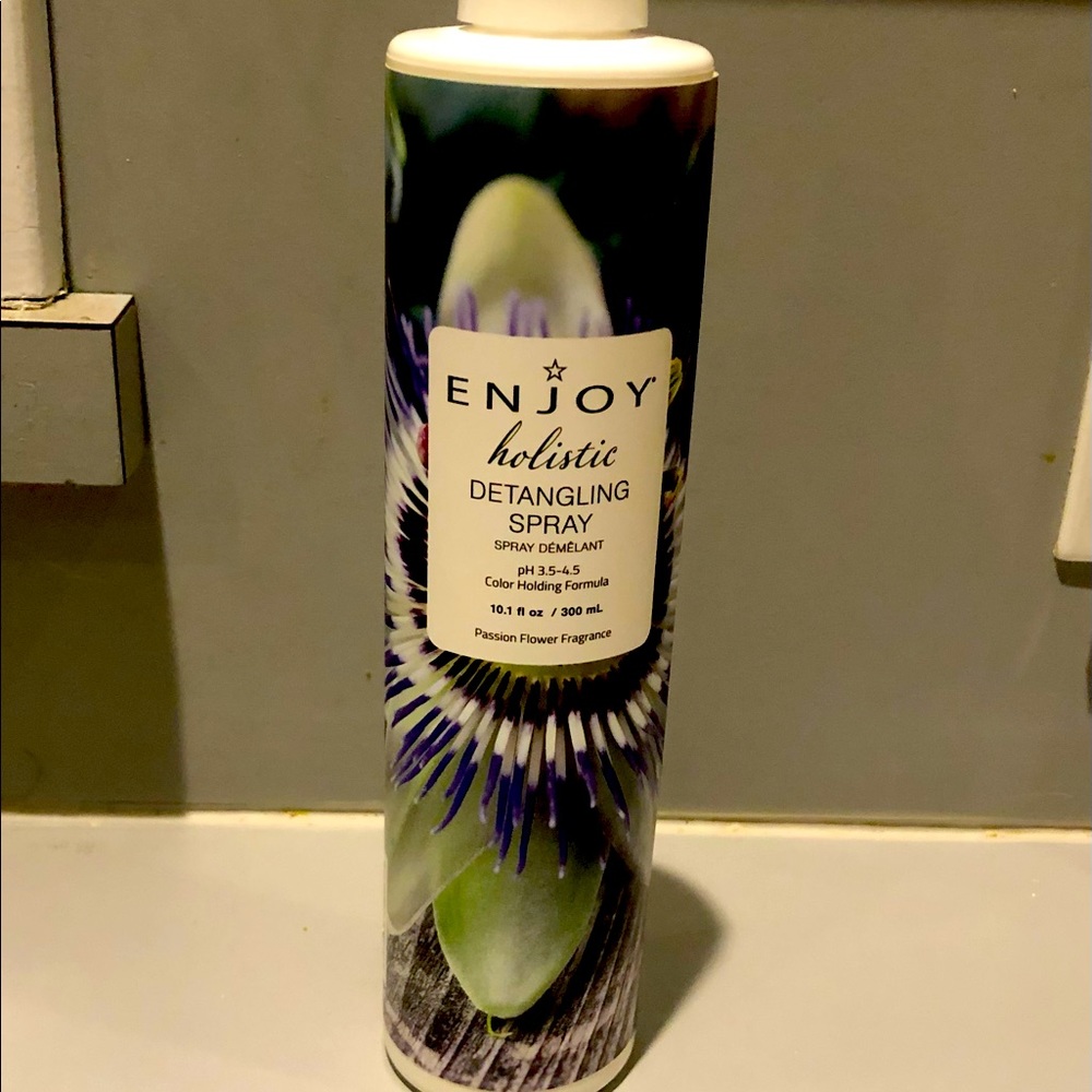 Enjoy holistic Detangling Spray 10.1 fl oz.